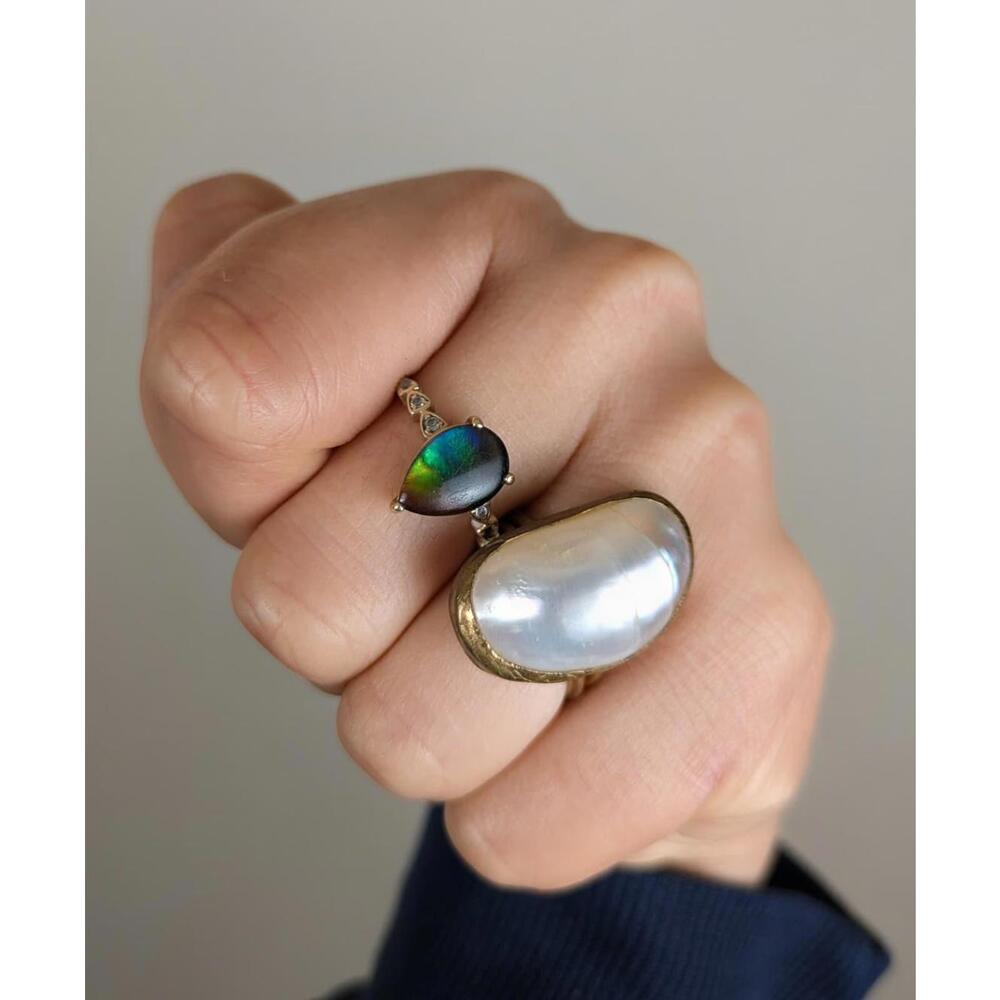 2010's large mother of pearl ring